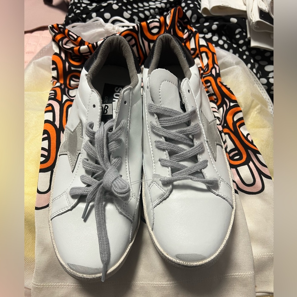 Selling these I don’t think they are the real thing but these are brand new